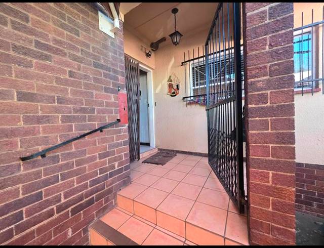 3 BEDROOM HOUSE FOR SALE IN WOODMERE